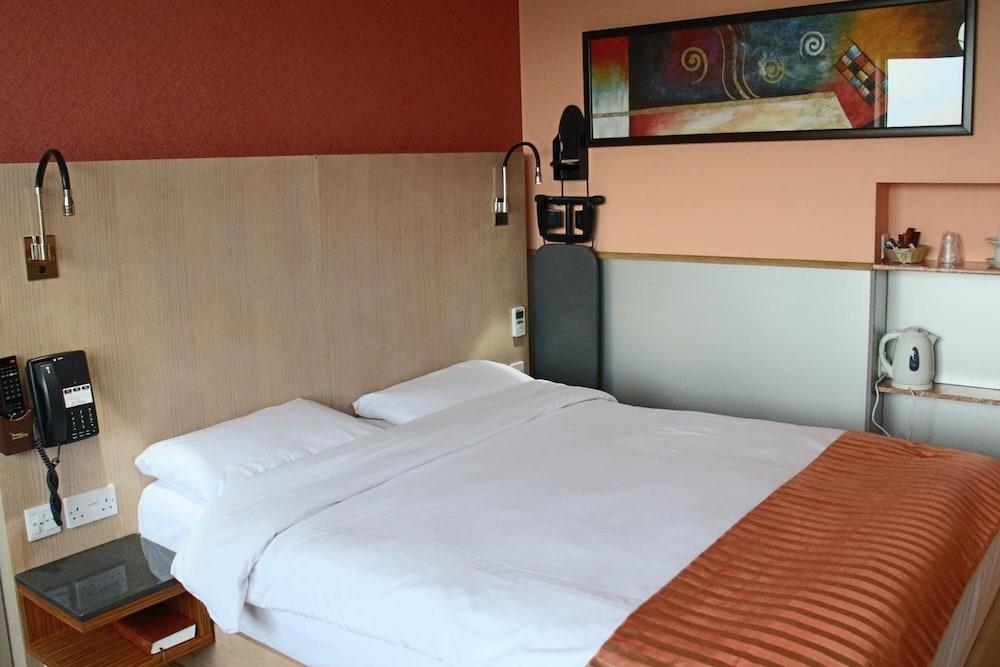 Eurotraveller Hotel - Premier - Harrow Extérieur photo