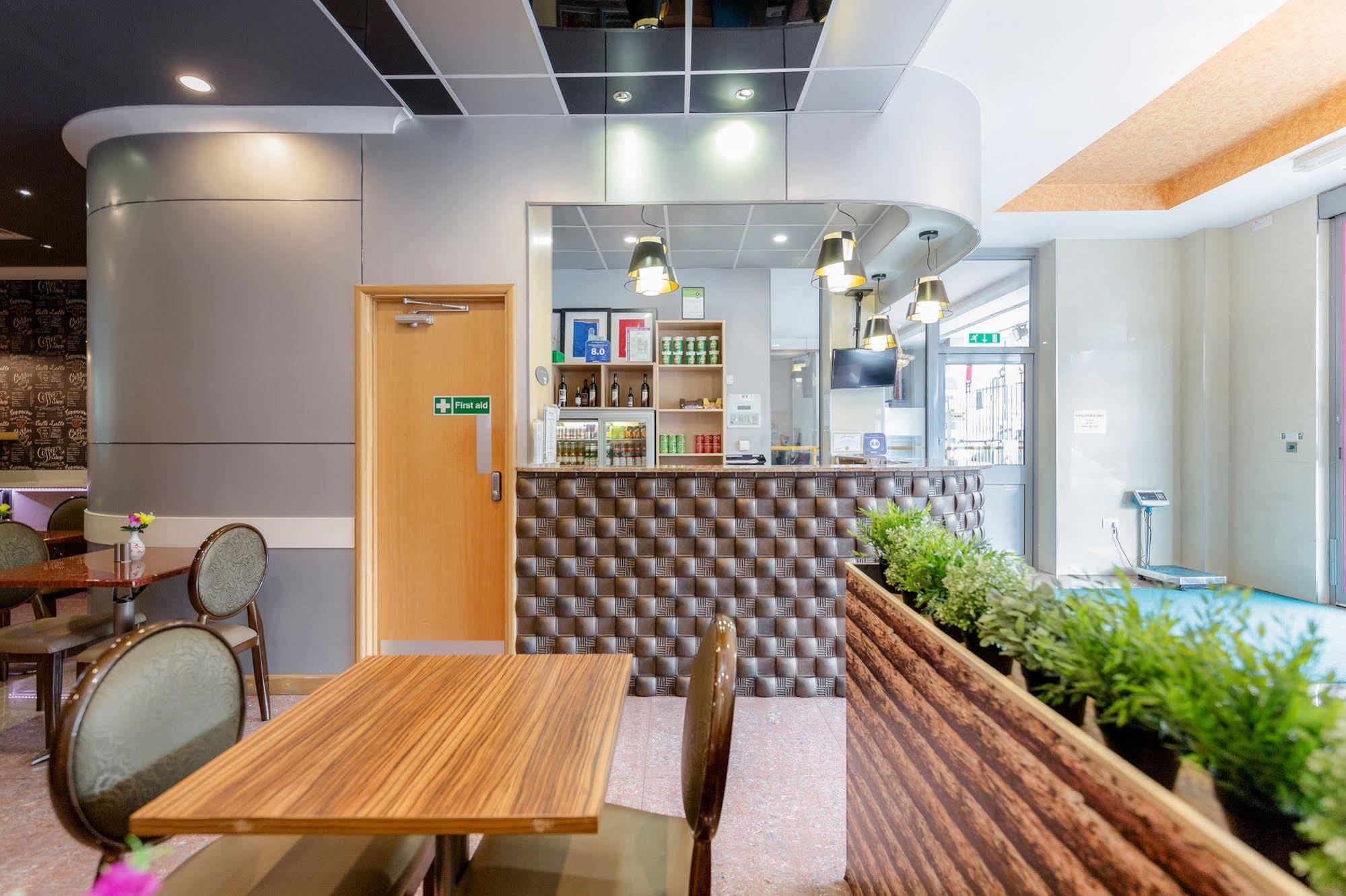 Eurotraveller Hotel - Premier - Harrow Extérieur photo